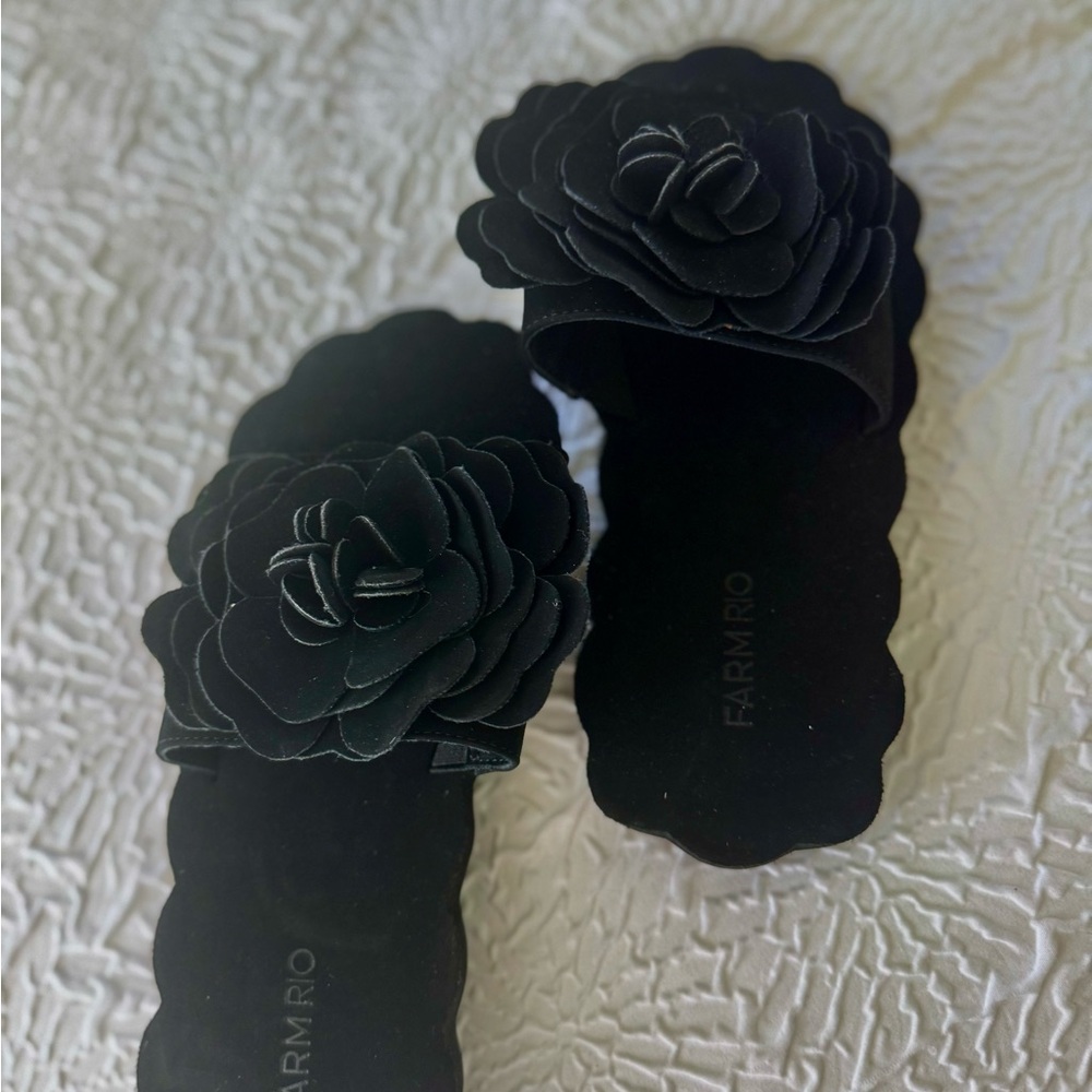 FARM RIO- Black Floral Sandals